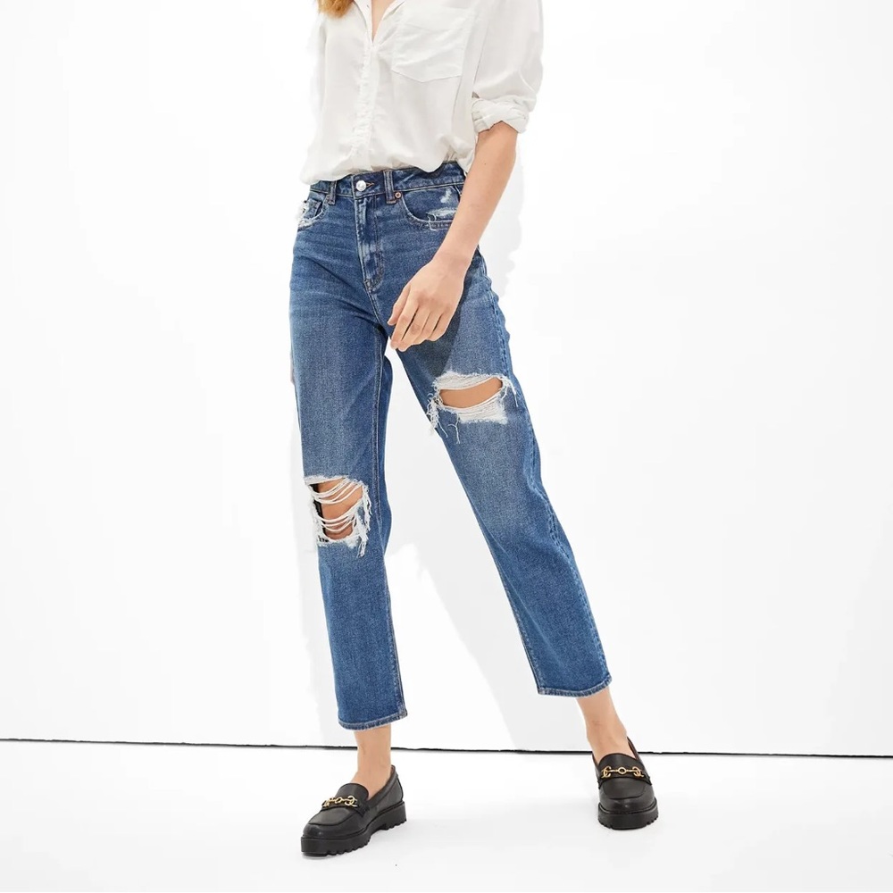American Eagle Straight Leg Distressed Jeans